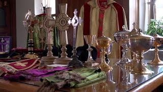 Objets et Vètements liturgiques [upl. by Hebbe2]